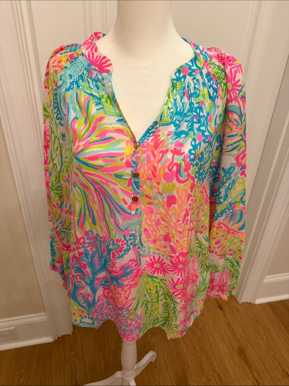 Lilly Pulitzer Elsa Top New without Tags .  100% Silk